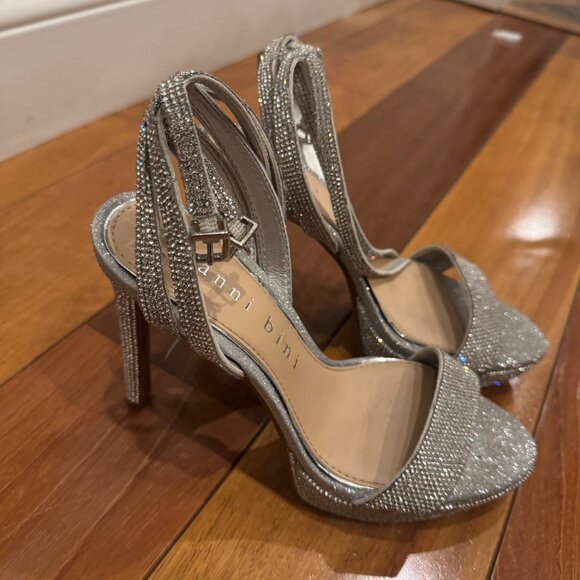 Gianni Bini Shoes - Gianni Bini Women's Silver Courts